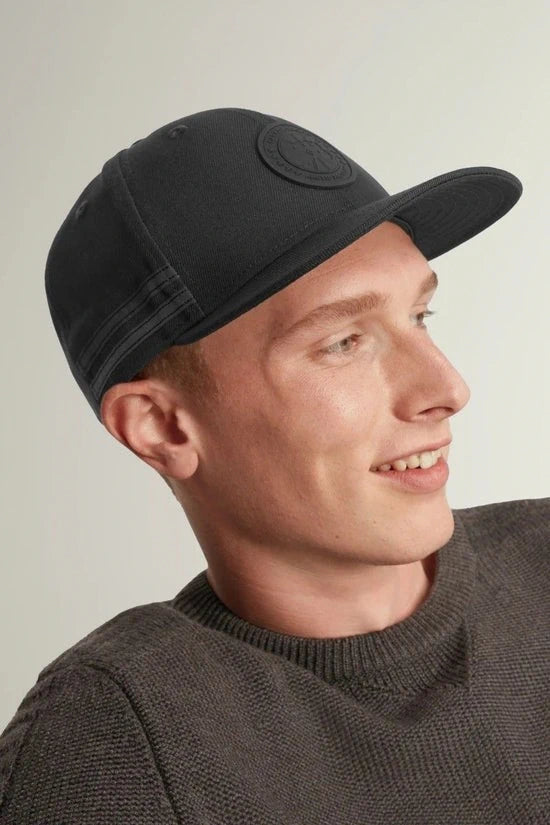 Arctic Disc Black Snapback Hat