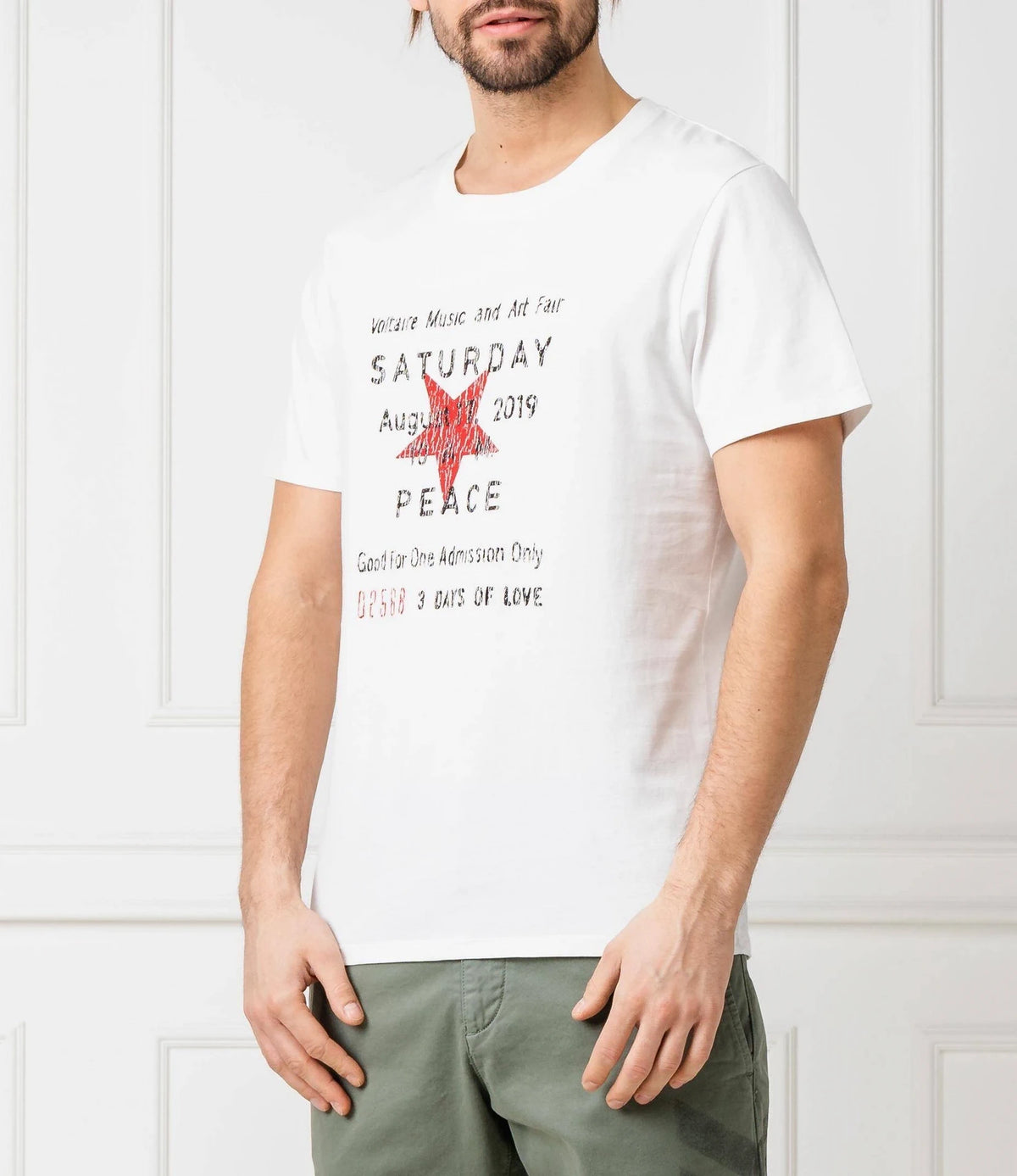 Ted Saturday White T-Shirt