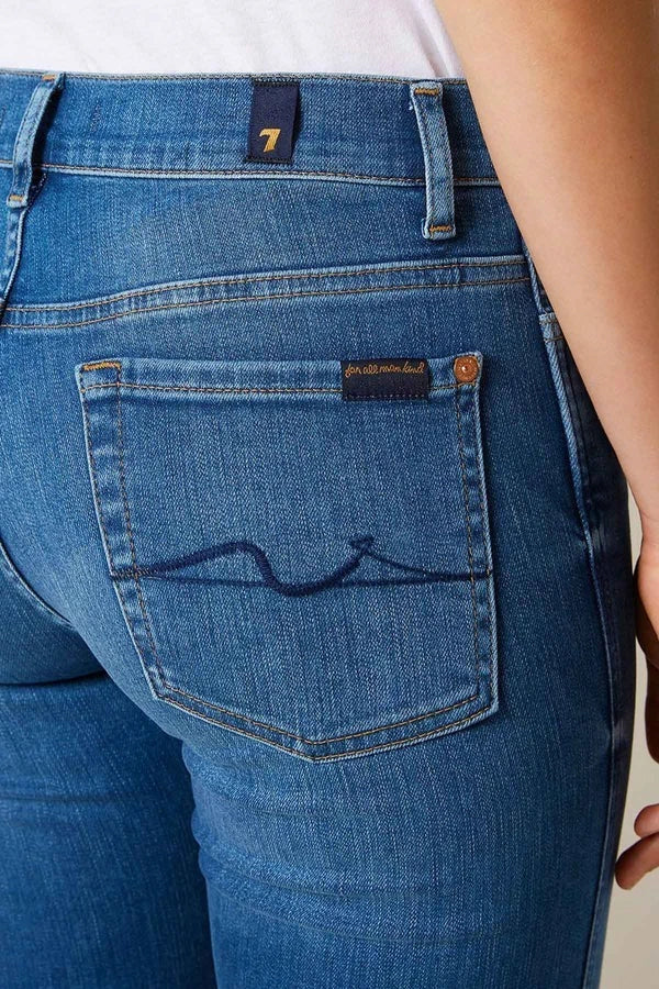 Cropped Boot Blue Jeans