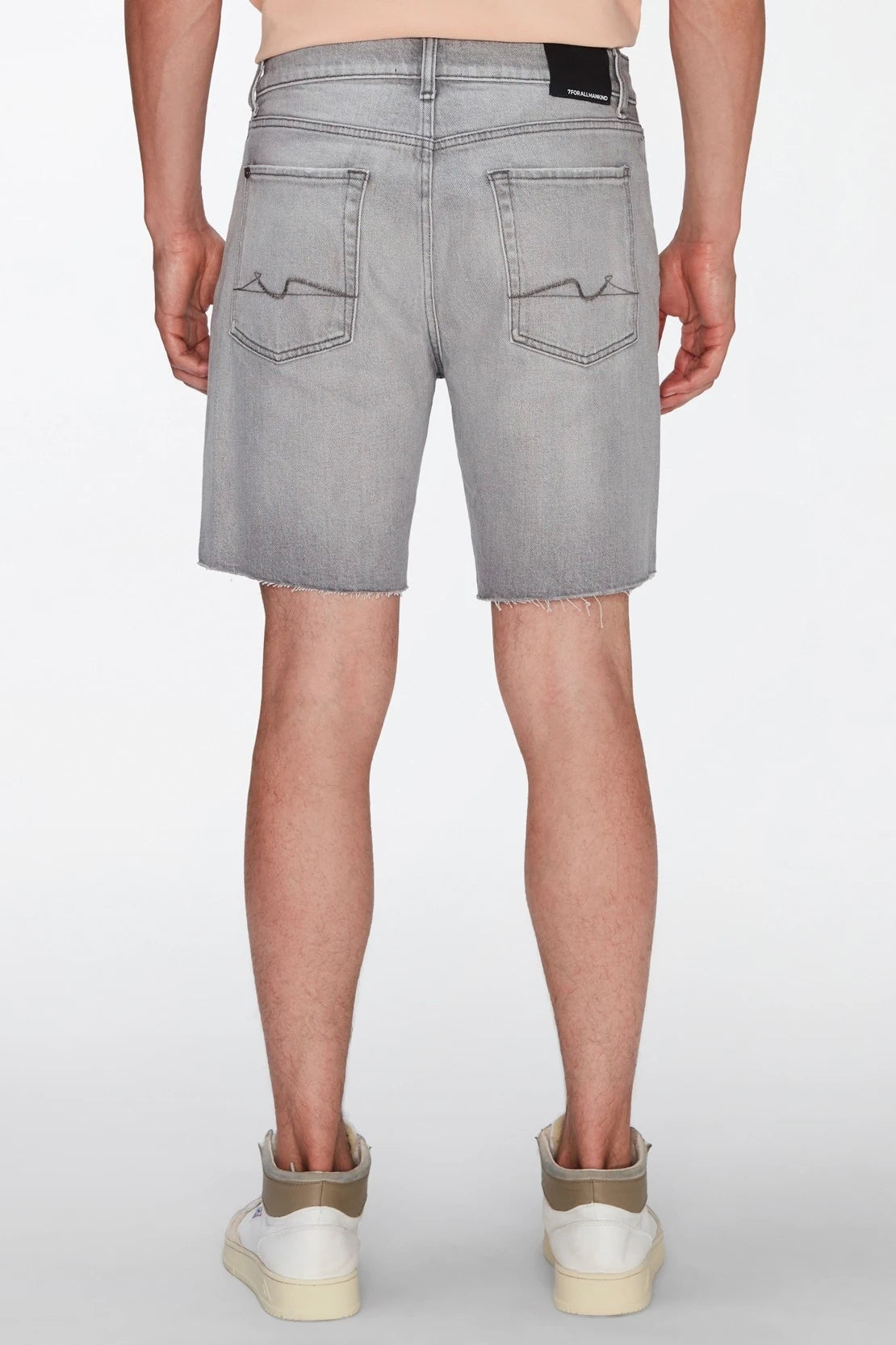 STRAIGHT Grey SHORT BABBLE