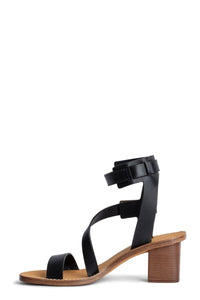 Cecilia Caprese Black Sandals