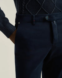 Logo-Patch Chinos