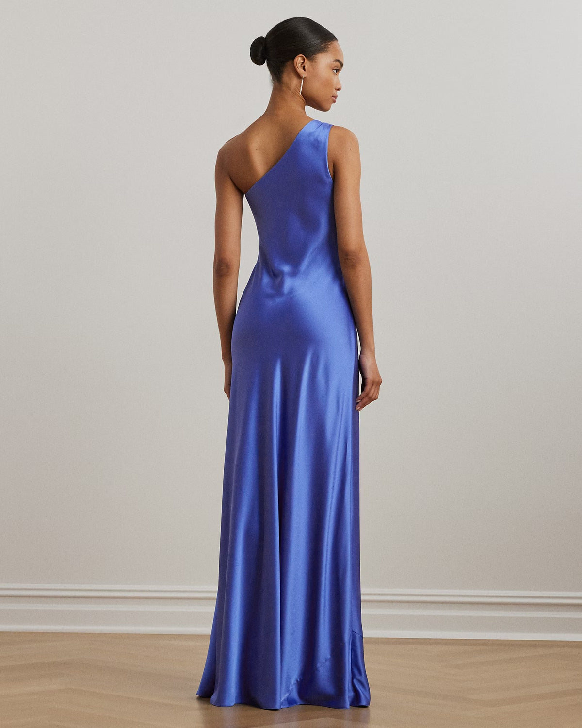 Elzira Sleeveless Gown